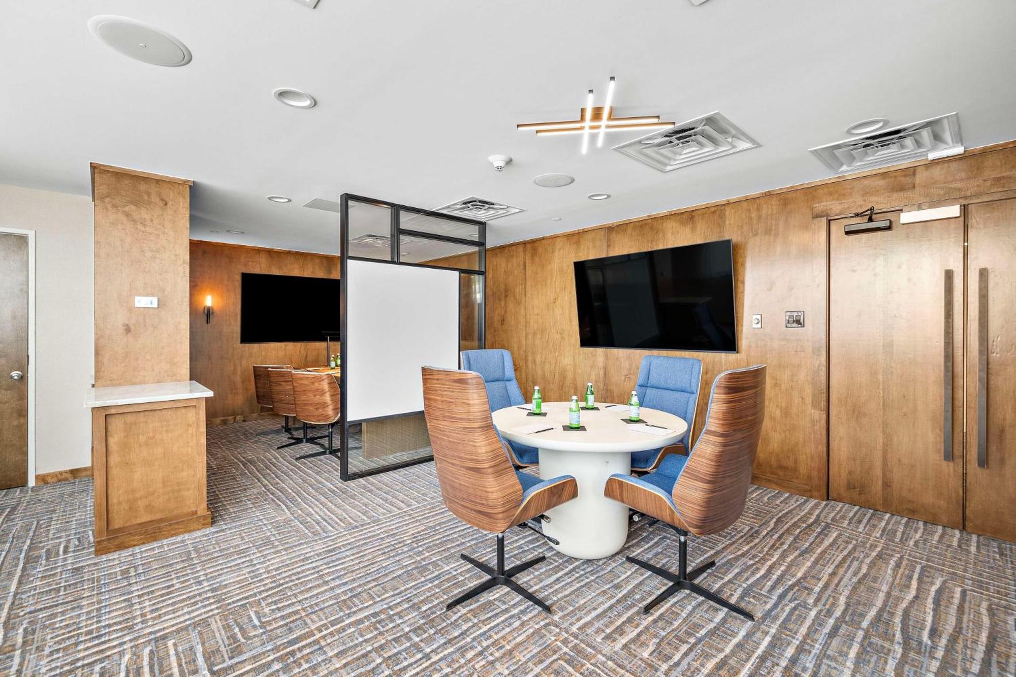 Hilton College Station & Conference Center Hotel Bagian luar foto
